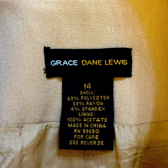 Grace by Dane Lewis fitted jacket with pretty lacy cuffs - Picture 4 of 5